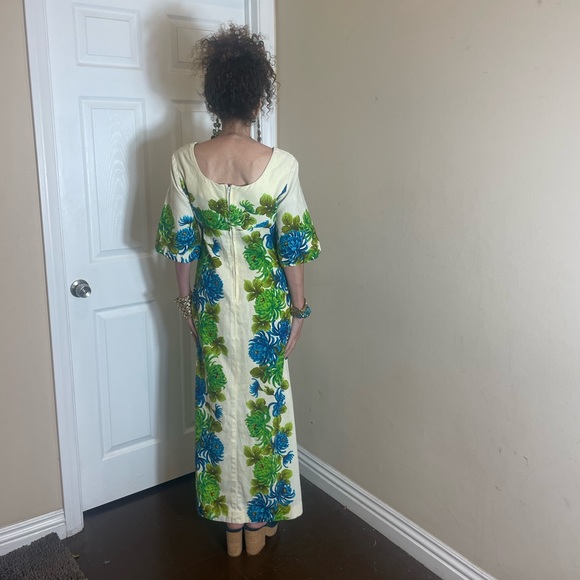 UI- MAIKAI Beautiful 1960’s Hawaiian Dress - Picture 2 of 16